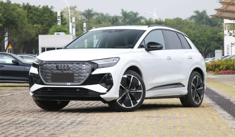
								Audi Q4 e-tron full									