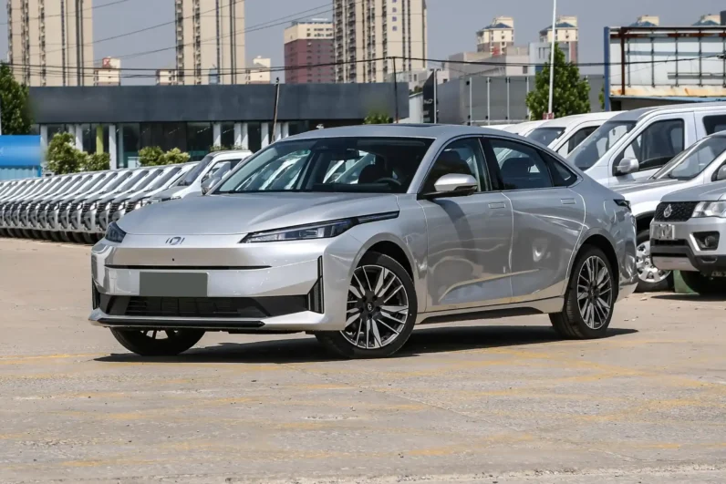 
								Changan Qiyuan A05 (NEVO) full									