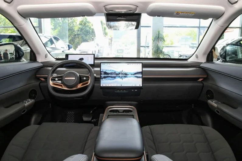 
								EXEED Sterra ET full									