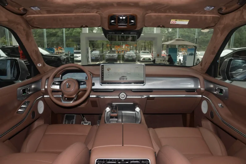 
								GWM Tank 700 Hi4-T full									