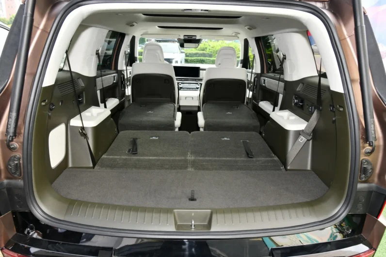 
								Hyundai Santa Fe full									