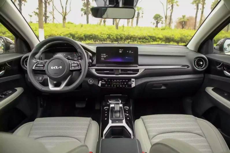 
								Kia K3 full									