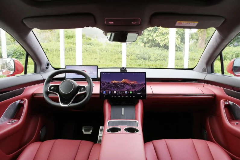 
								Chery Luxeed R7 full									