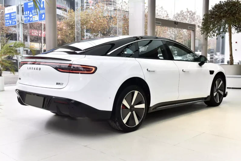 
								Chery Luxeed S7 full									