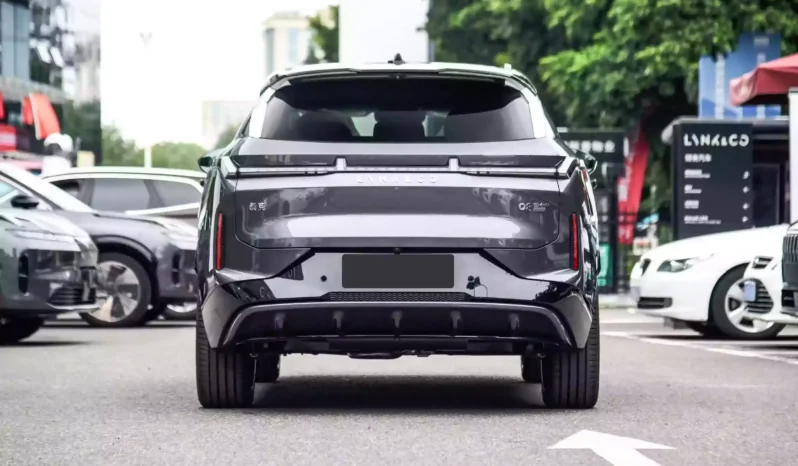 
								Lynk & Co 08 EM-P full									