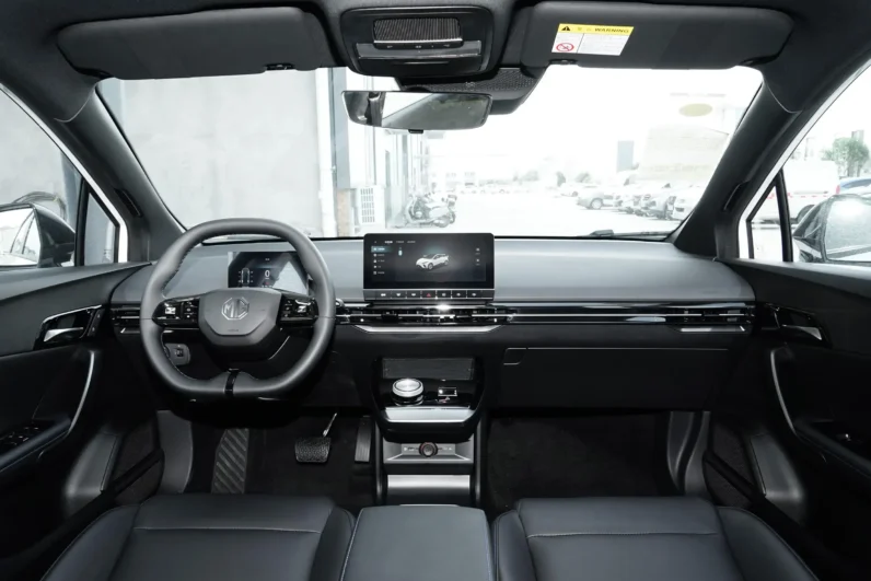 
								MG MOTOR MG4 EV full									