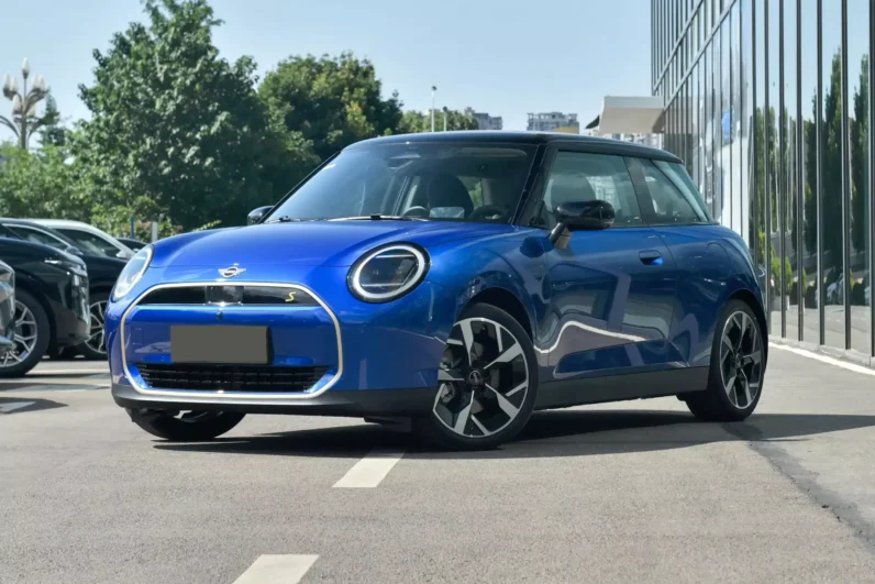 
								BMW MINI Cooper EV full									