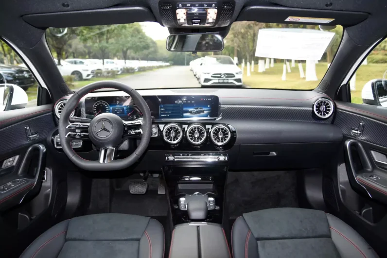 
								Mercedes-Benz A-Class full									