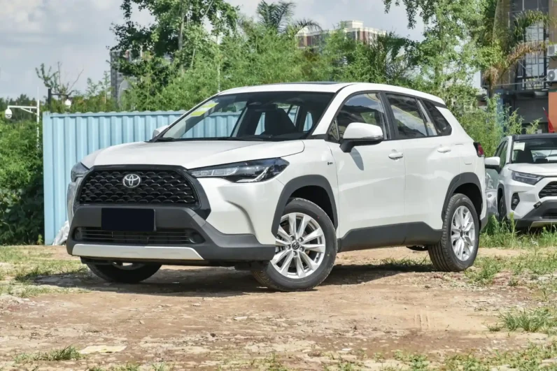 
								Toyota Corolla Cross full									