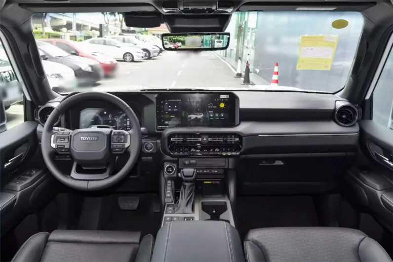 
								Toyota Land Cruiser Prado full									