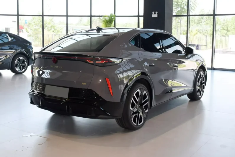 
								Volkswagen ID. UNYX full									