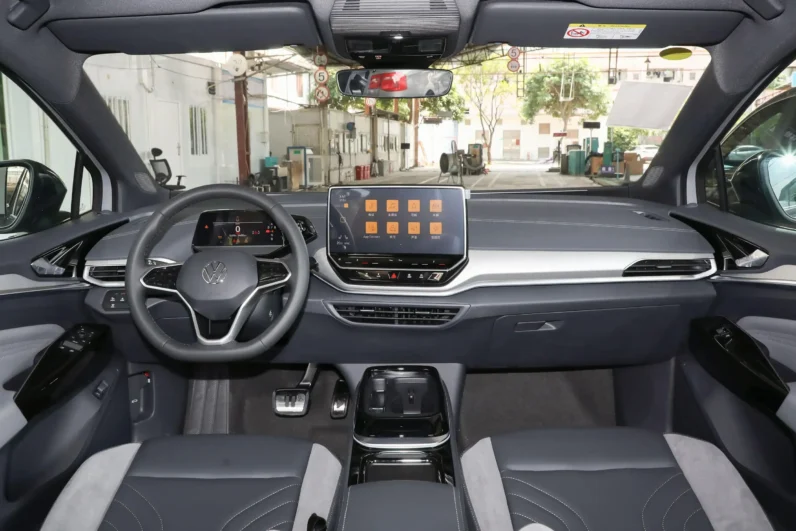 
								Volkswagen ID.4 CROZZ full									