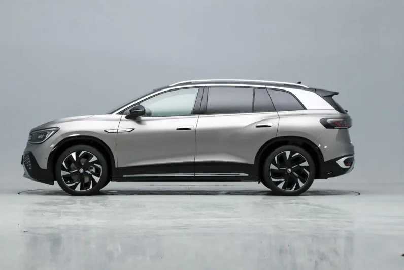 
								Volkswagen ID.6 CROZZ full									