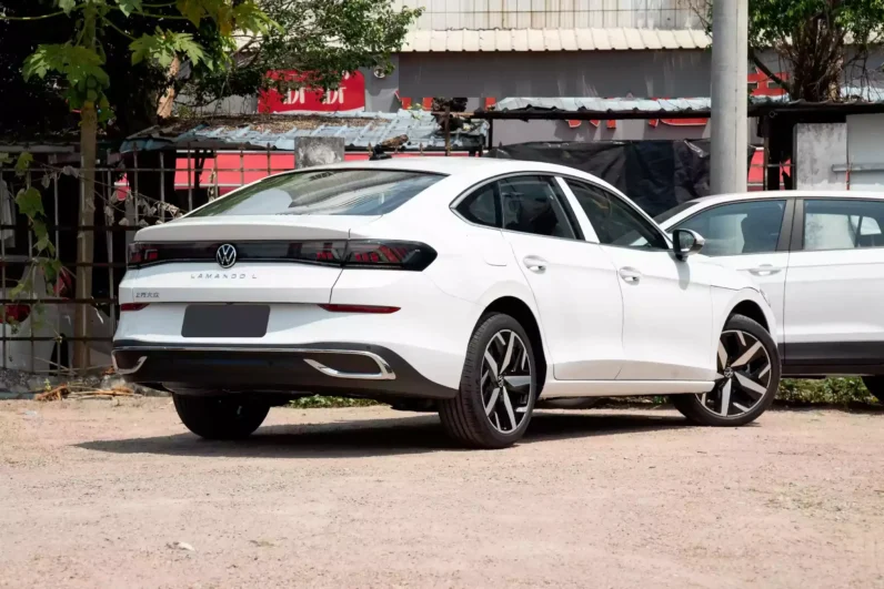 
								Volkswagen Lamando L full									