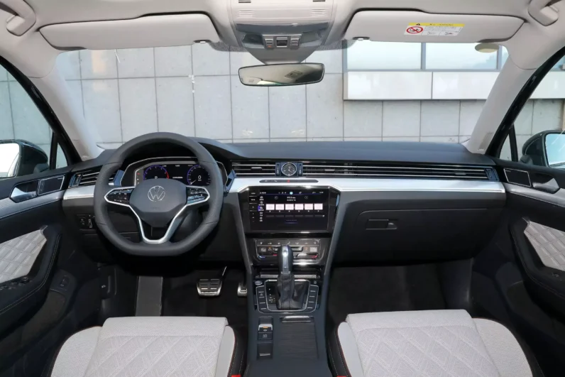 
								Volkswagen Magotan 2023 full									