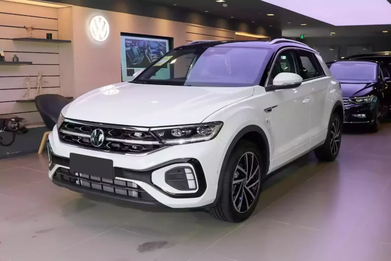 
								Volkswagen T-Roc full									