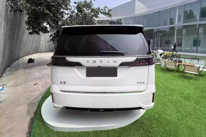 
								Voyah Dreamer PHEV full									