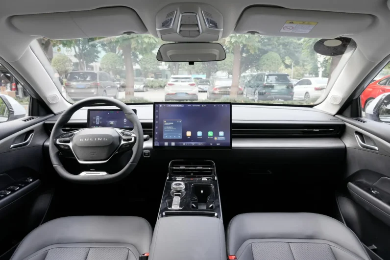 
								Wuling Xingguang EV full									